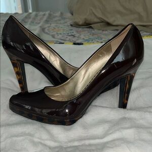Jessica Simpson Black and Brown Patent Heels